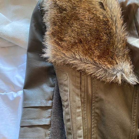 Bcbg generation Moto fur bomber jacket - Picture 2 of 4